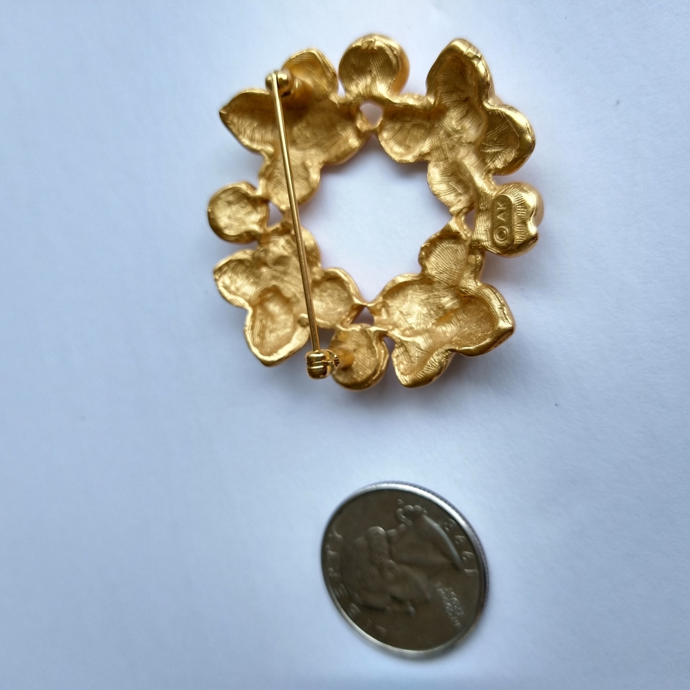 Elegant Gold Tone Metal Floral Brooch Anne Klein - Picture 3 of 3